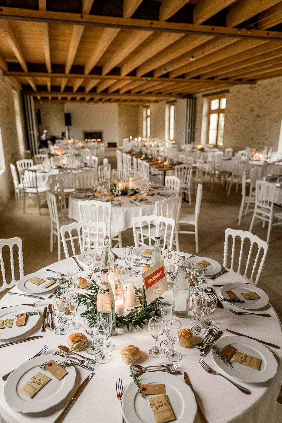 Décoration de la table d'un mariage au domaine de la Volière