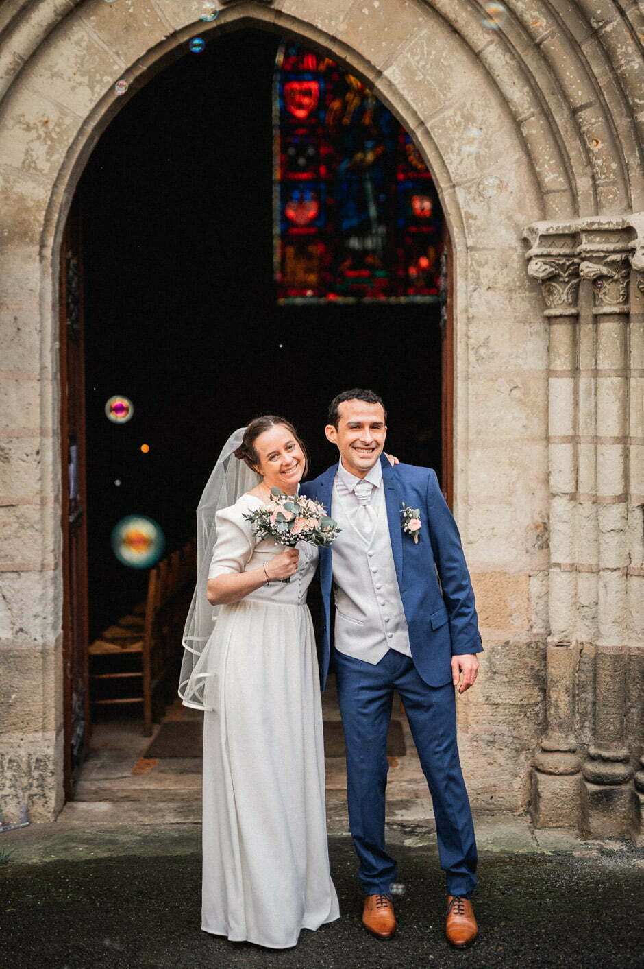 photographe de mariage sortie de l'église